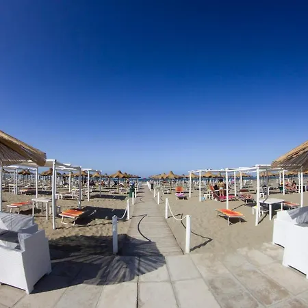 Aurora Beach&suite 4*